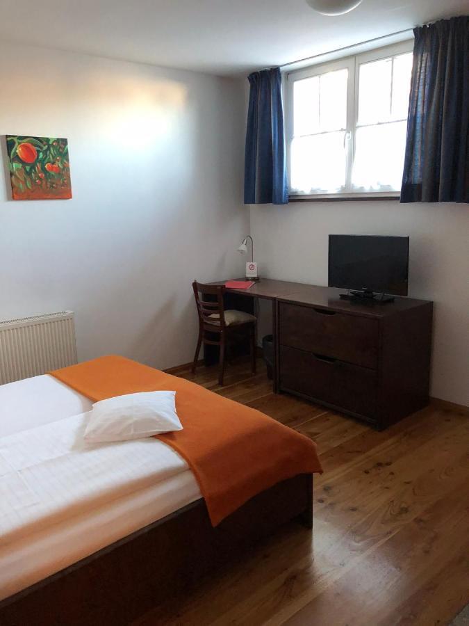 Zur Ludwigsbahn Guest house